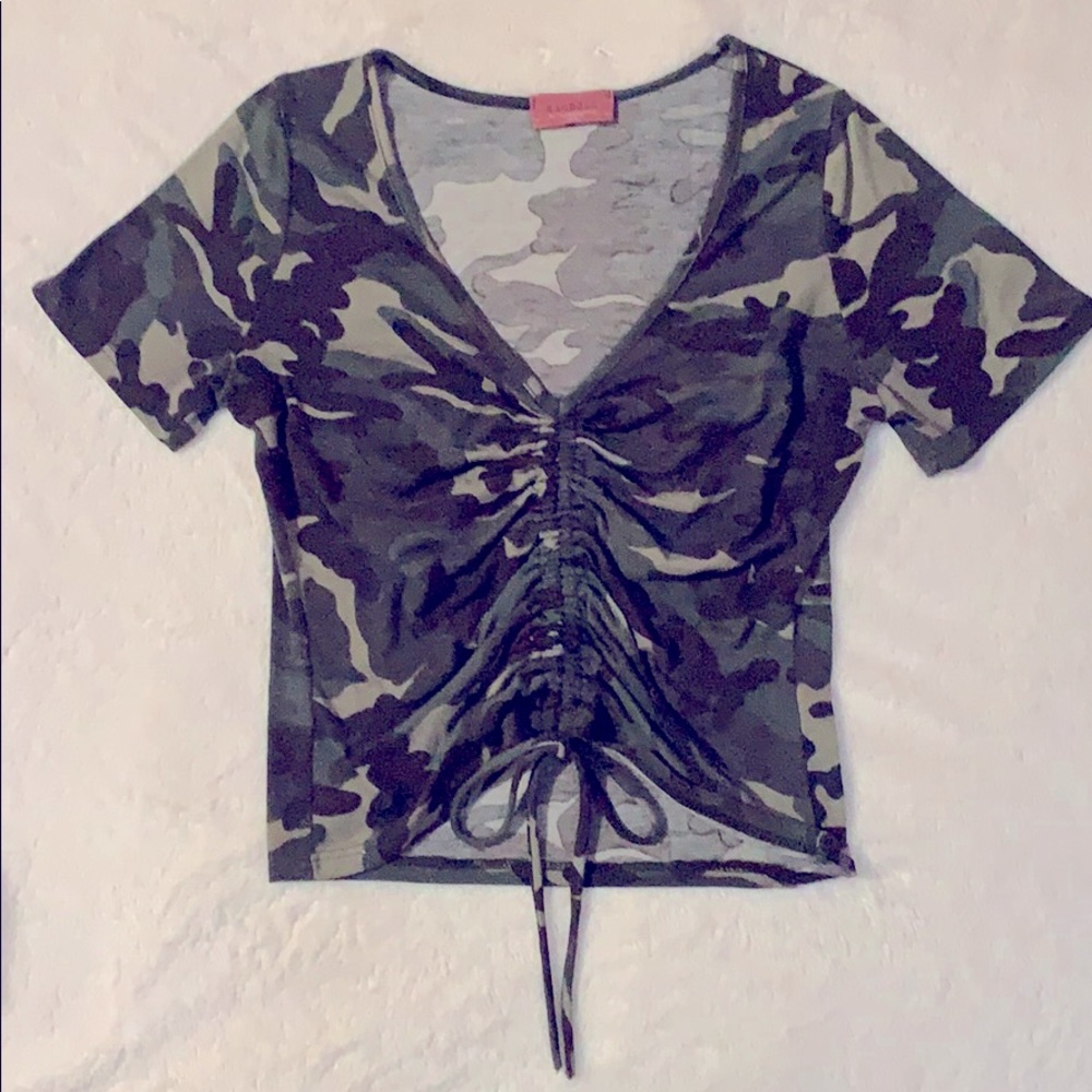 Camo printed sleeve crop tee shirt